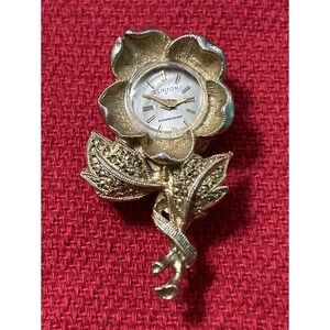 Vintage Clinton 17 Jewels Hand Winding Watch Pin Brooch‎ Gold Toned Floral Leaf
